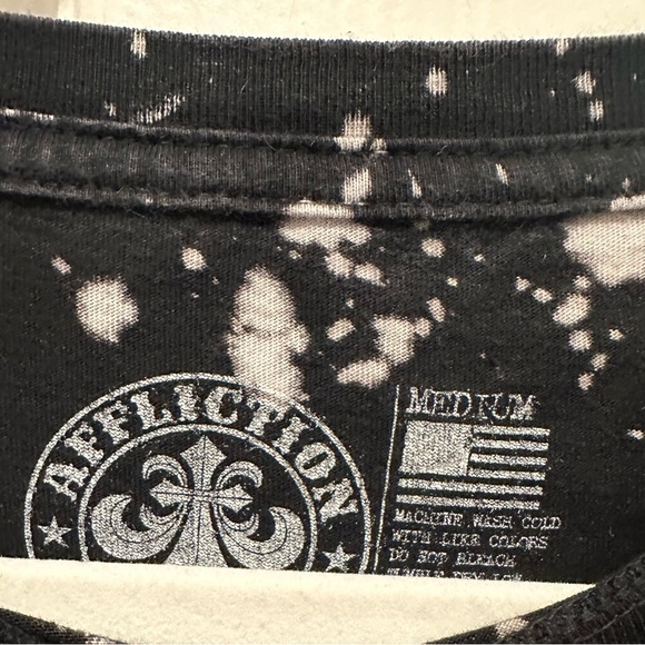 Affliction Short Sleeve Tee. Size Medium, loose fitting. Good condition - Picture 2 of 6